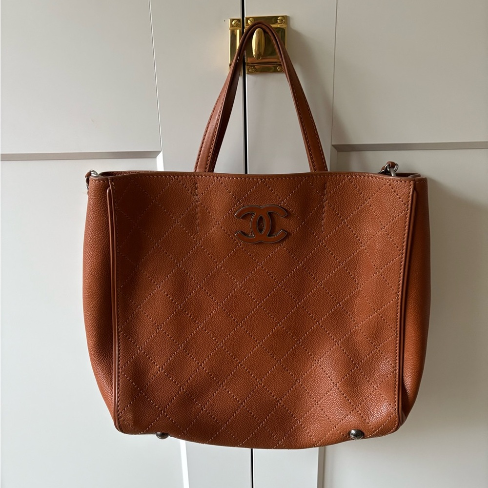 Chanel Neo Soft Shopping Tote